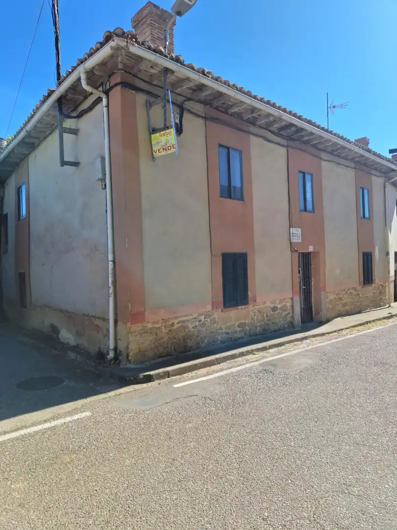 Vista exterior de Casa o xalet en venda en Pomar de Valdivia amb Traster i Moblat