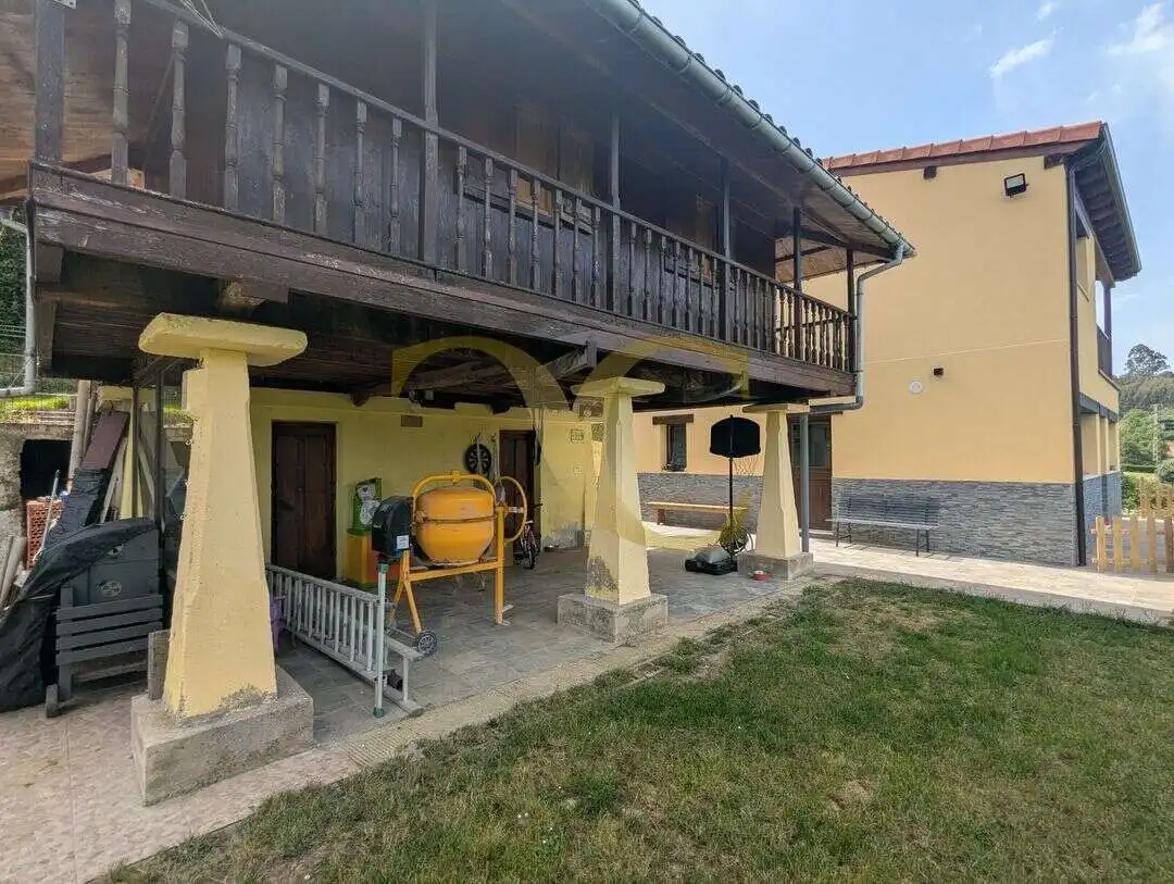 Vista exterior de Casa o chalet en venta en Gijón  con Calefacción, Jardín privado y Balcón