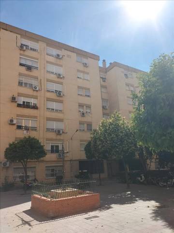 Piso en Venta en Calle Villarramiel en Los Rosales