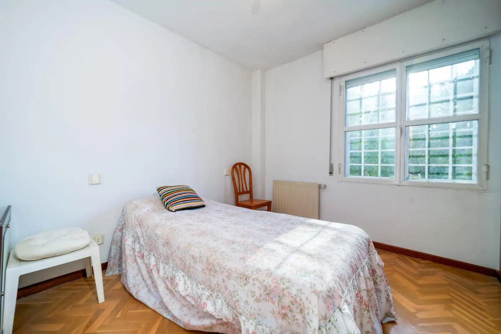 Habitación de Casa adosada en venta en Pozuelo de Alarcón con Calefacción, Jardín privado y Terraza