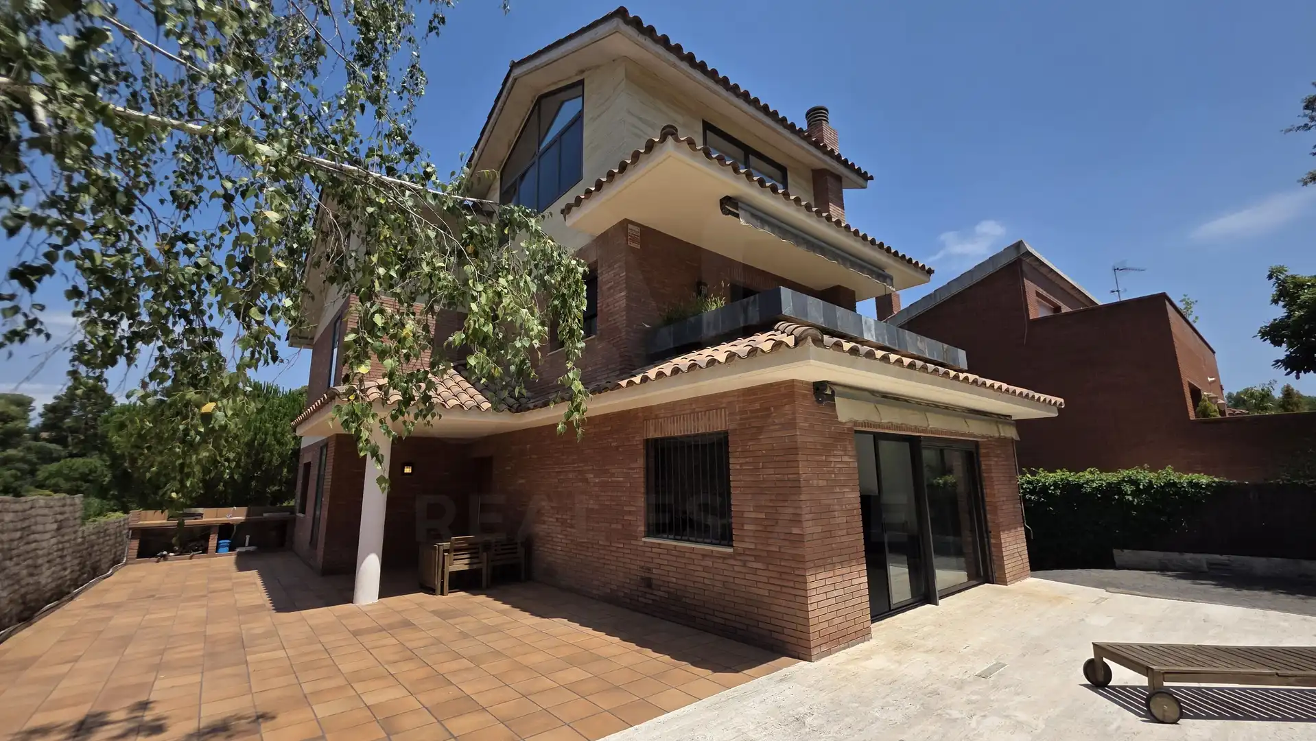 Vista exterior de Casa o xalet de lloguer en Sant Cugat del Vallès amb Aire condicionat i Calefacció