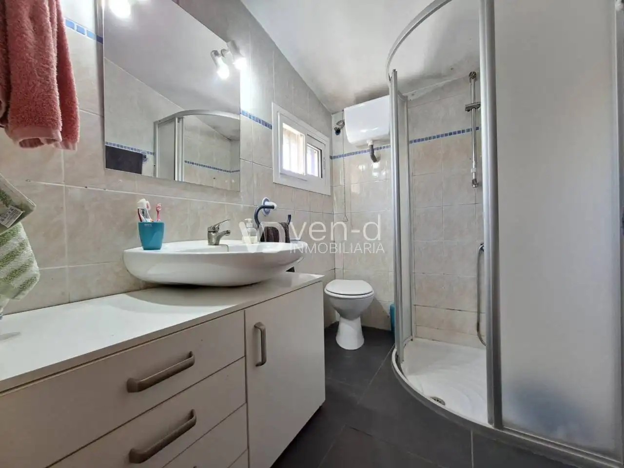Badezimmer von Country house zum Verkauf in Enguera mit Klimaanlage, Heizung und Privatgarten