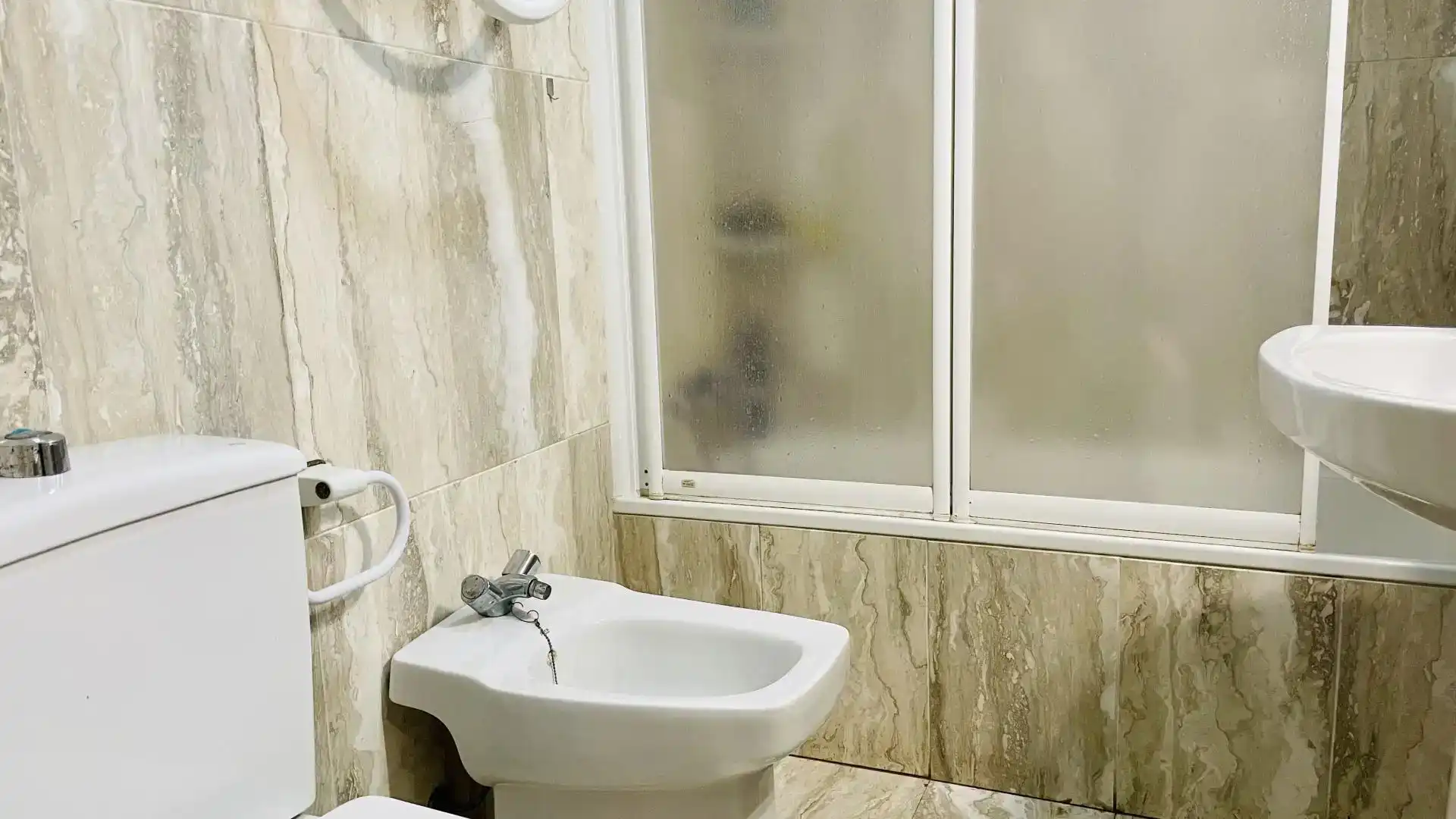 Bany de Apartament de lloguer en Roquetas de Mar