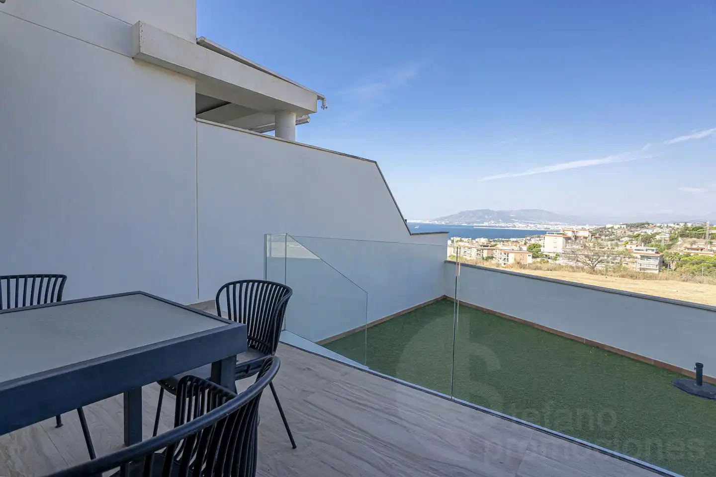 Terrassa de Casa adosada en venda en Málaga amb Aire condicionat, Jardí privat i Parquet