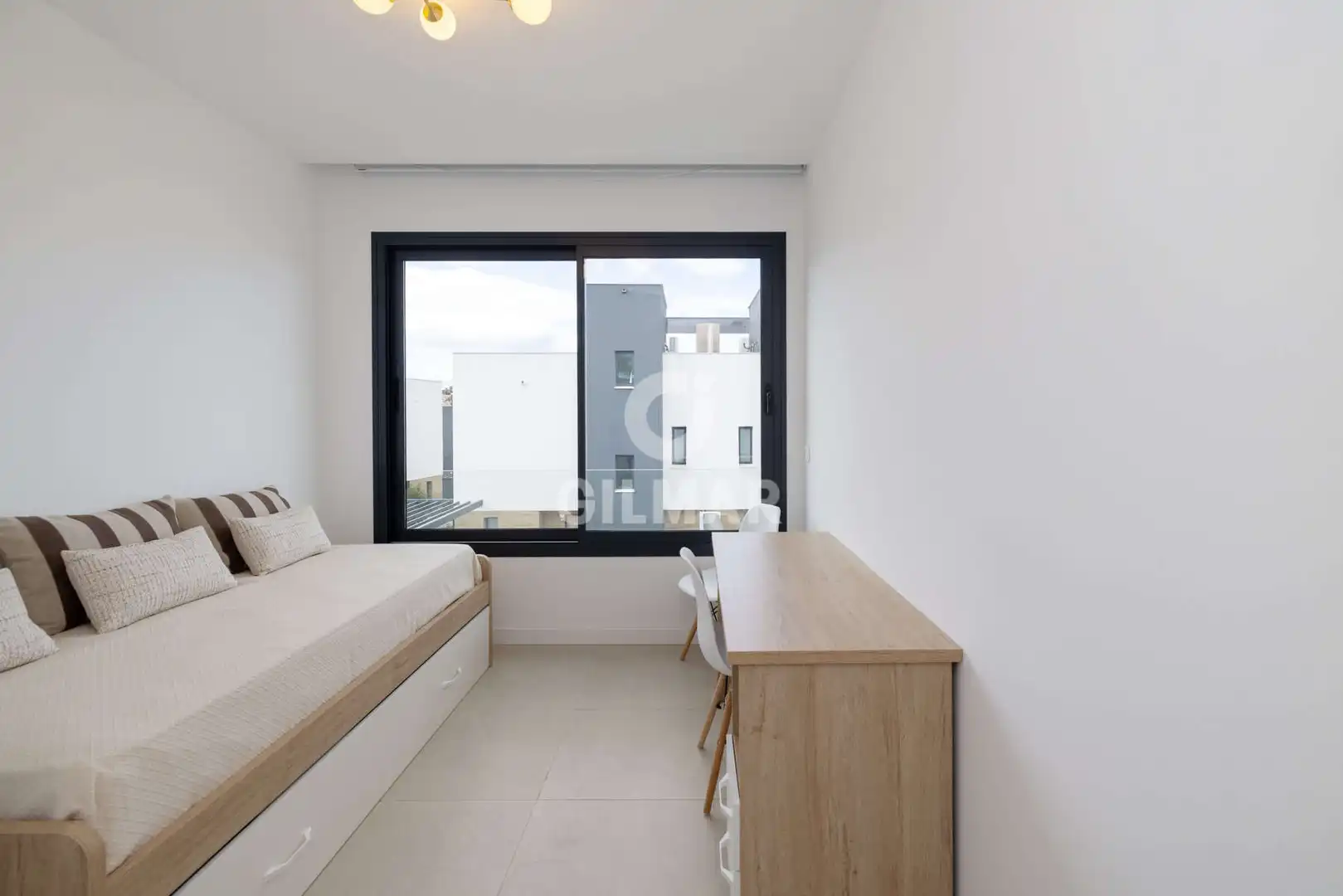 Habitación de Casa adosada en venta en Estepona con Calefacción, Jardín privado y Piscina