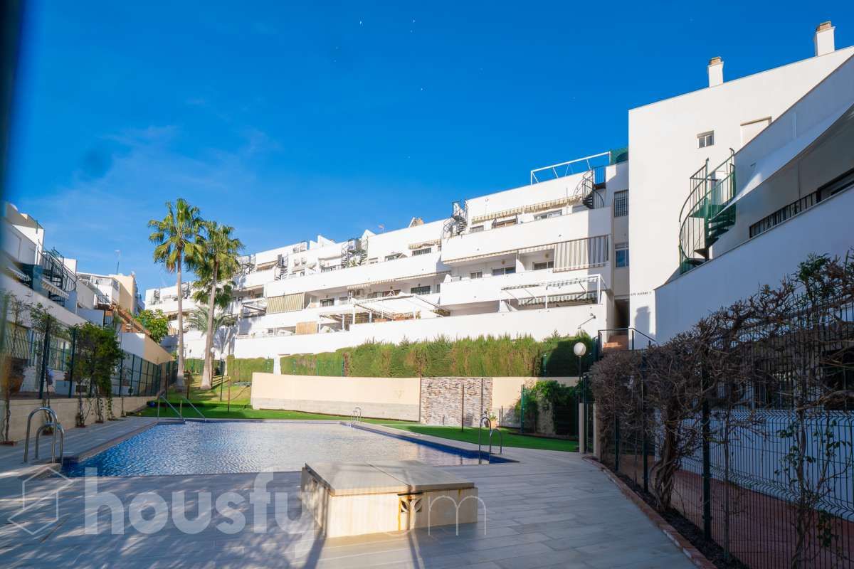 Exterior view of Flat for sale in Benalmádena  with Air Conditioner, Terrace and Community pool