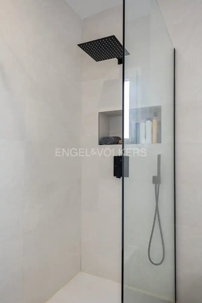 Bathroom of Houses for sale in L'Eliana  with Air Conditioner, Heating and Private garden