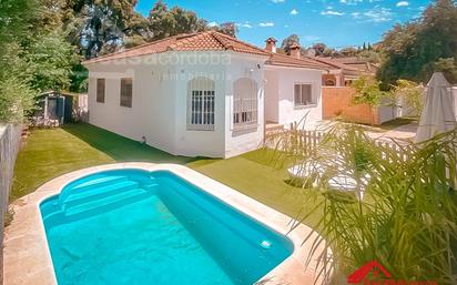 Piscina de Casa o xalet en venda en  Córdoba Capital amb Aire condicionat, Calefacció i Jardí privat
