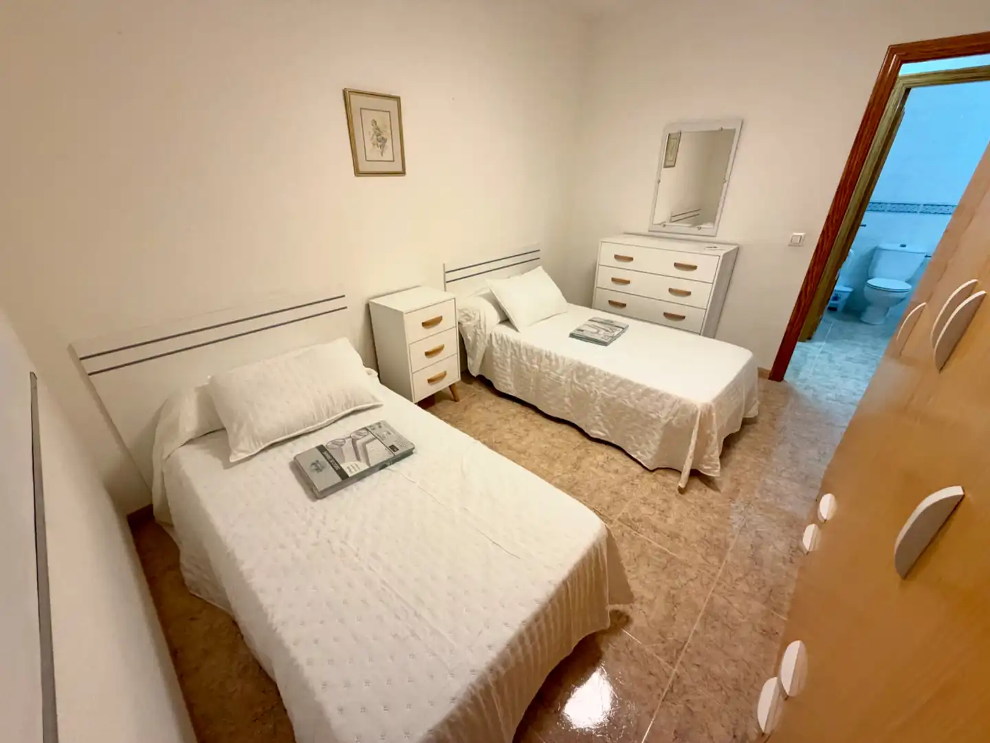 Bedroom of Flat for rent in Berja  with Air Conditioner, Heating and Furnished