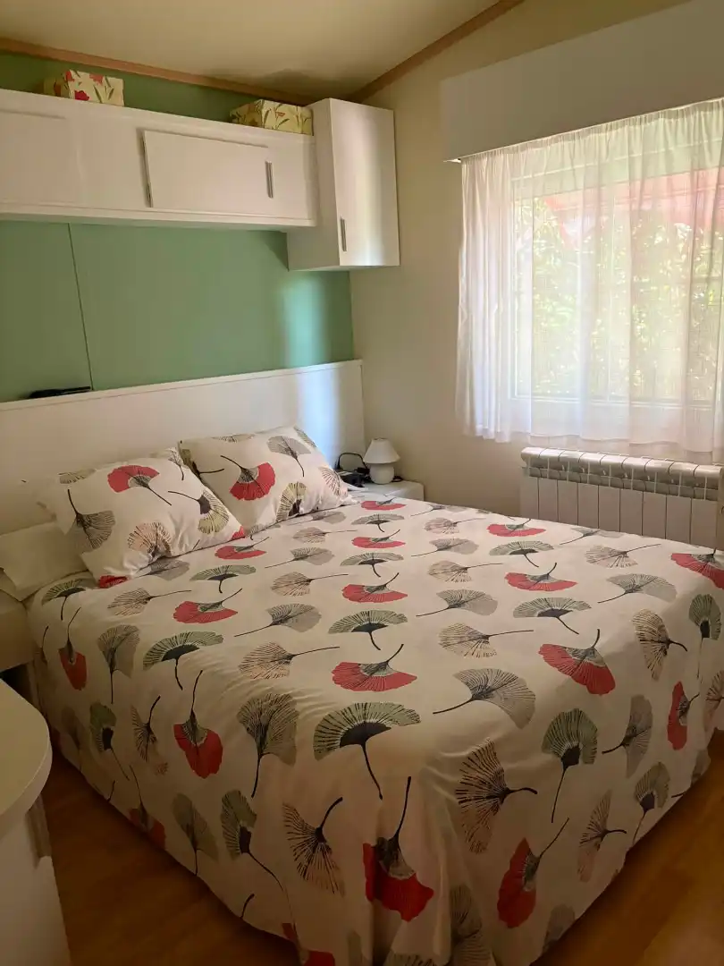 Dormitori de Casa o xalet en venda en Agoncillo amb Aire condicionat i Moblat