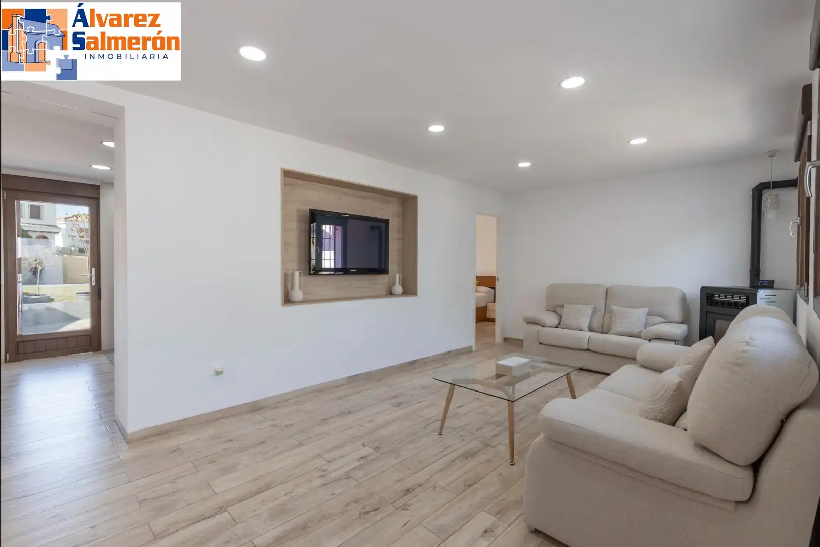 Living room of Houses for sale in La Zubia
