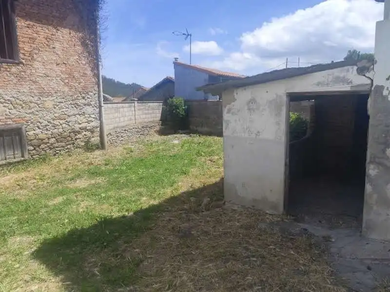 Casa o xalet en venda en Pravia amb Calefacció, Moblat i Forn