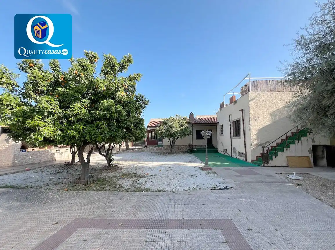 Vista exterior de Casa o xalet en venda en Alicante / Alacant amb Terrassa i Traster