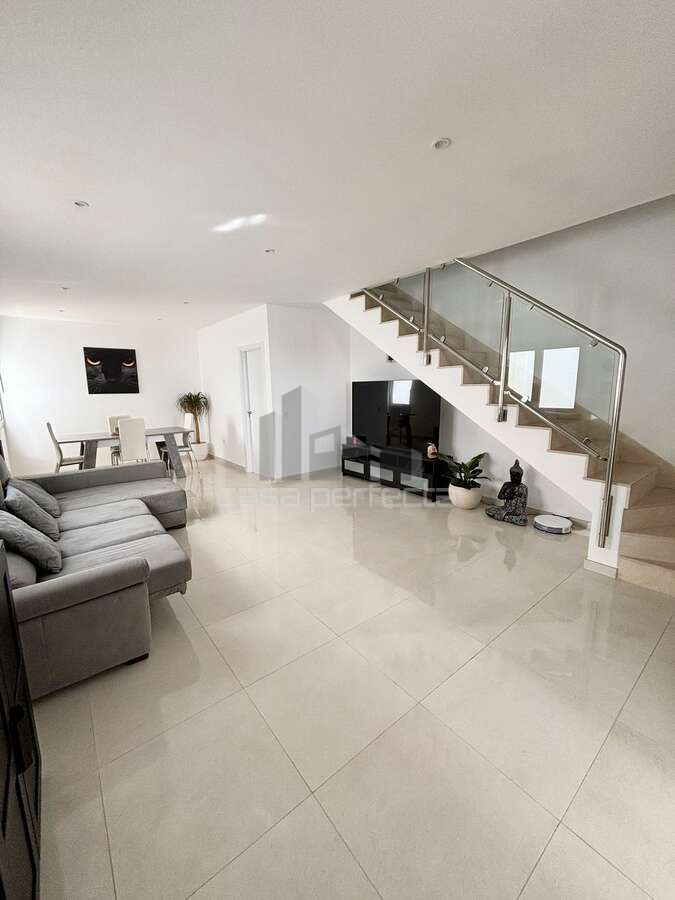 Sala de estar de Dúplex en venta en San Bartolomé con Terraza, Trastero y Amueblado