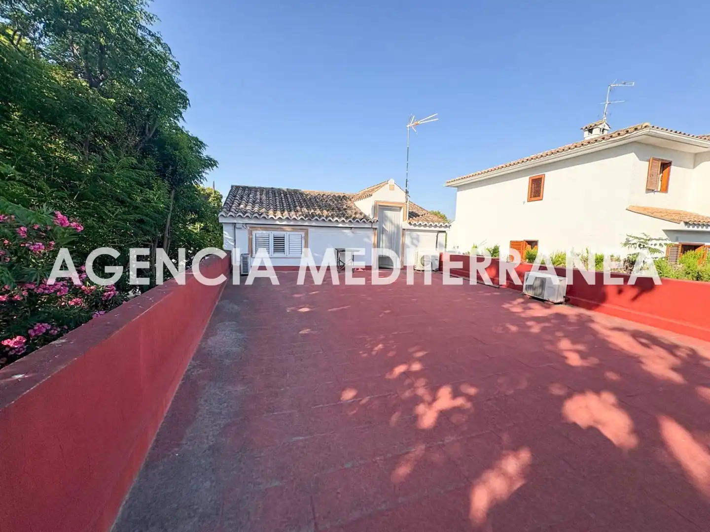 Vista exterior de Casa o chalet en venta en Paterna con Calefacción, Jardín privado y Terraza