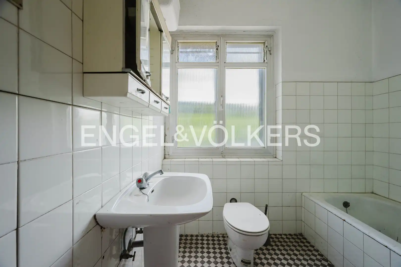 Bathroom of Houses for sale in Donostia - San Sebastián   with Air Conditioner, Heating and Private garden