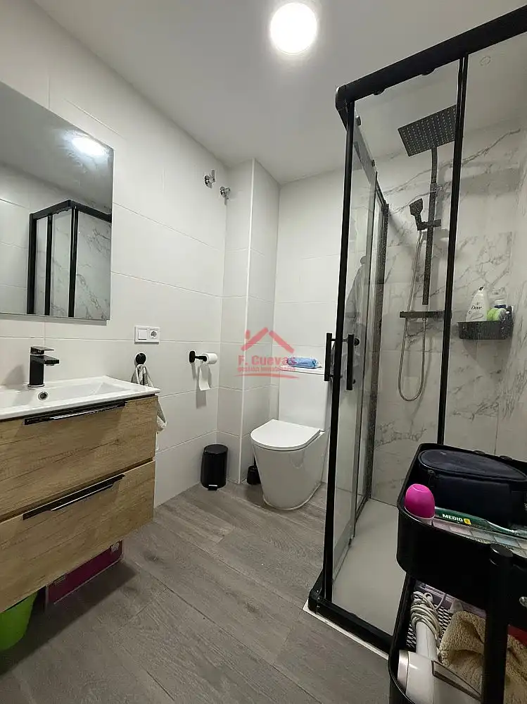 Bany de Casa o xalet en venda en Vélez-Málaga amb Terrassa, Piscina i Forn
