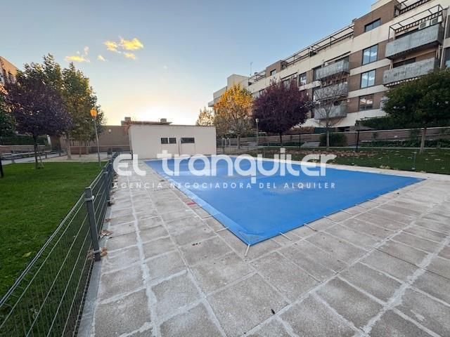 Vista exterior de Pis de lloguer en Fuenlabrada amb Aire condicionat, Terrassa i Traster