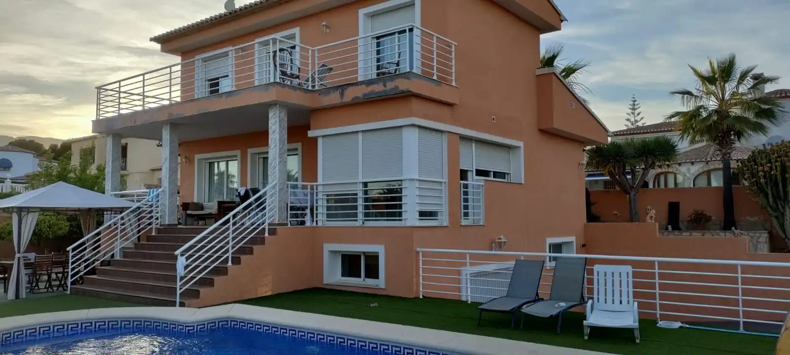 Casa con piscina en venta en Canuta