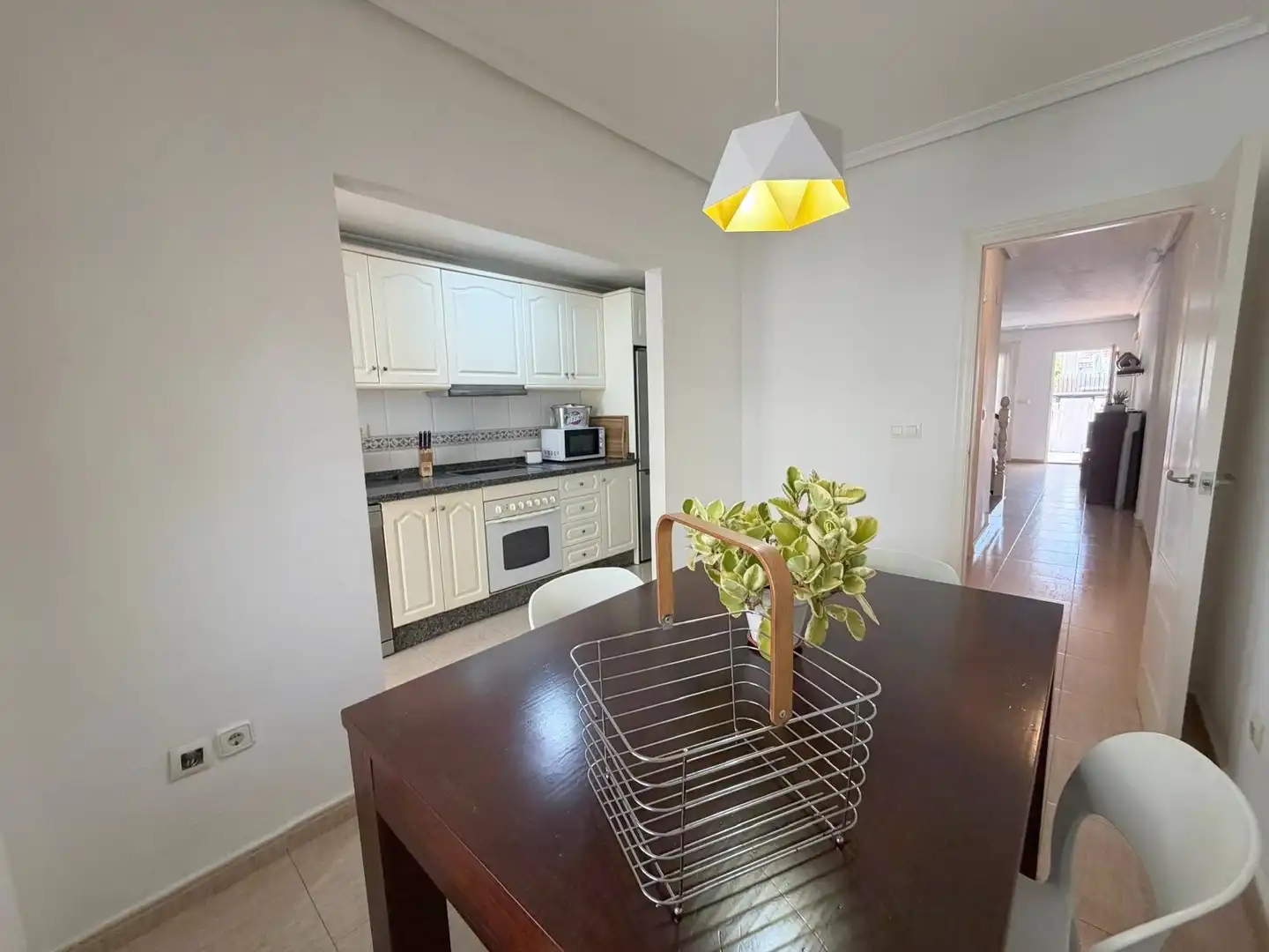 Cuina de Casa o xalet en venda en Los Alcázares amb Aire condicionat, Terrassa i Traster