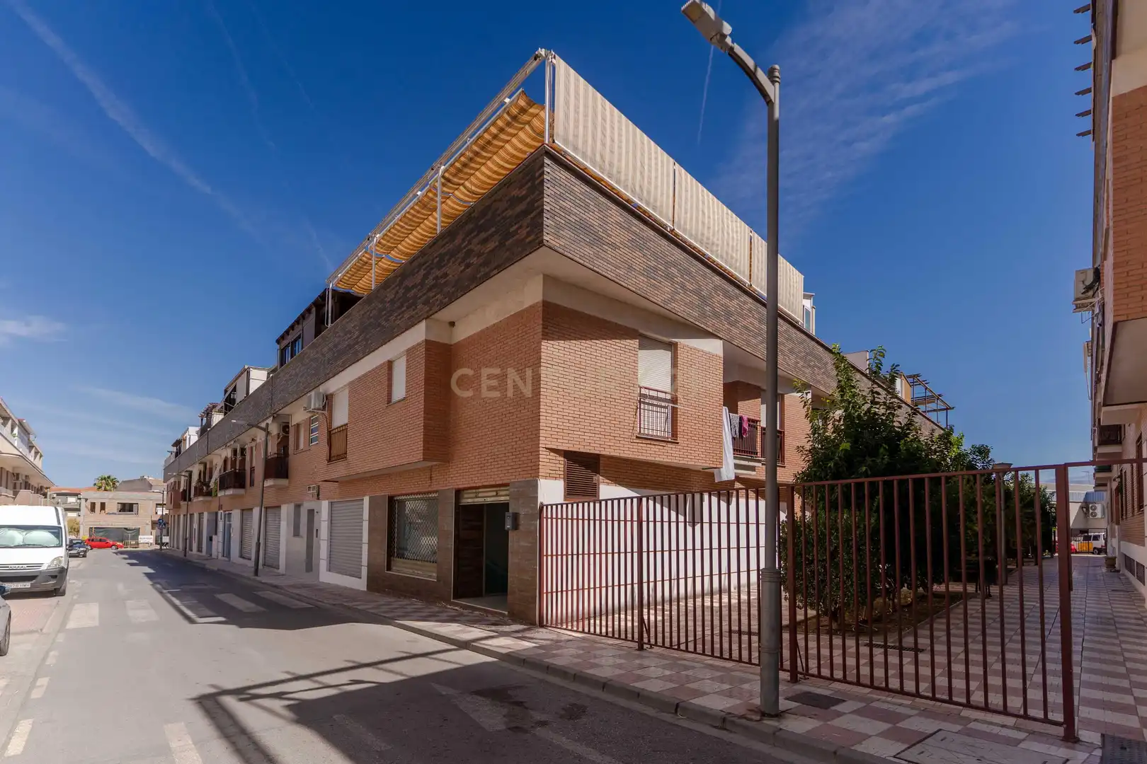Vista exterior de Apartament en venda en Churriana de la Vega amb Jardí privat i Piscina comunitària