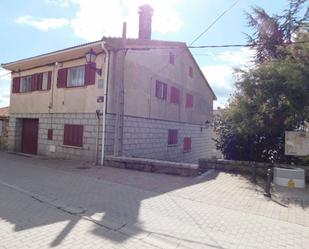 Vista exterior de Casa o xalet en venda en Braojos amb Terrassa