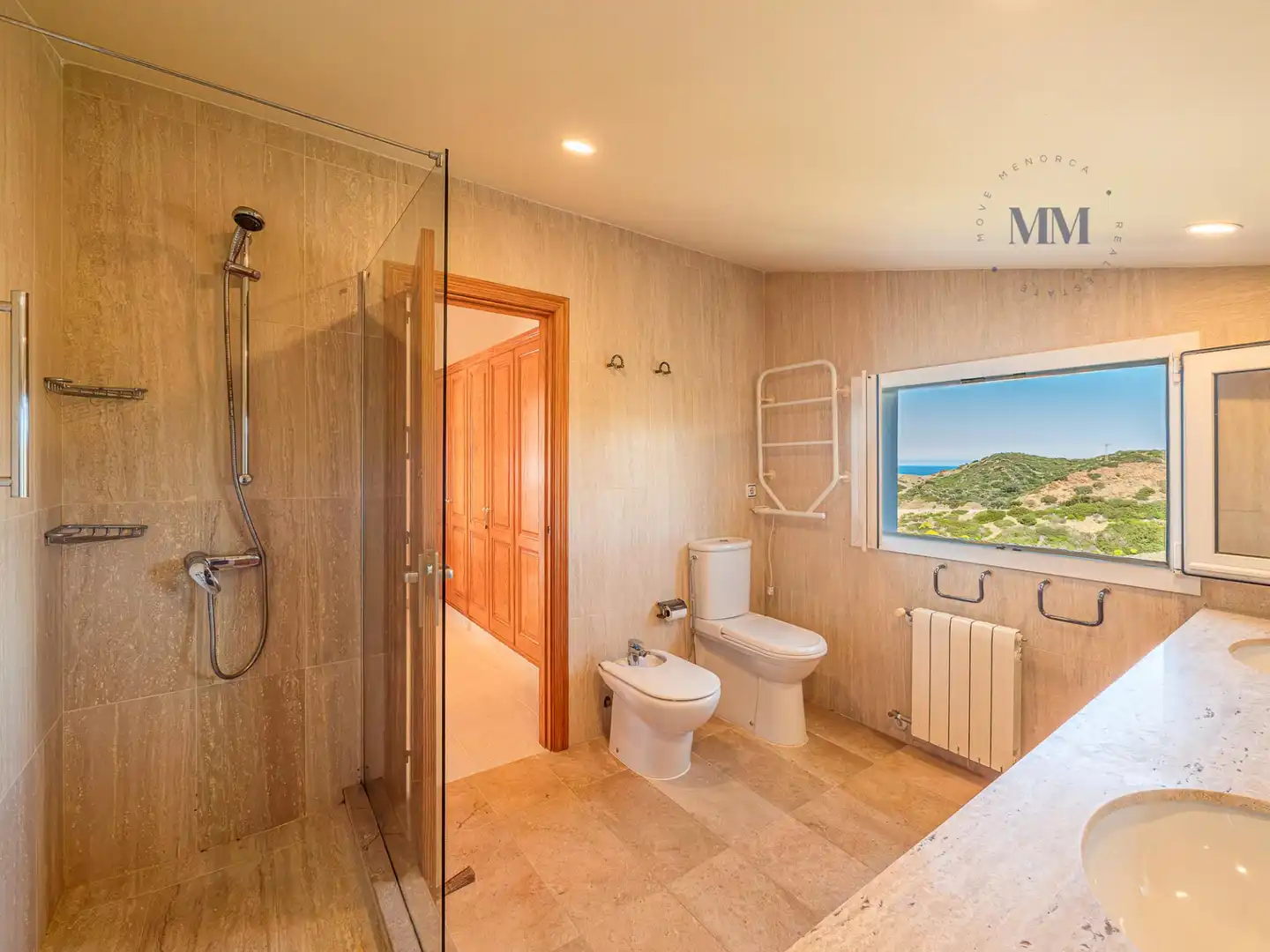 Badezimmer von Haus oder Chalet zum Verkauf in Maó - Mahón mit Klimaanlage, Privatgarten und Terrasse