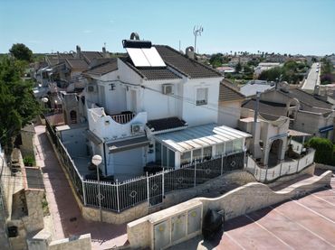 Casa con balcón en venta en San Fulgencio