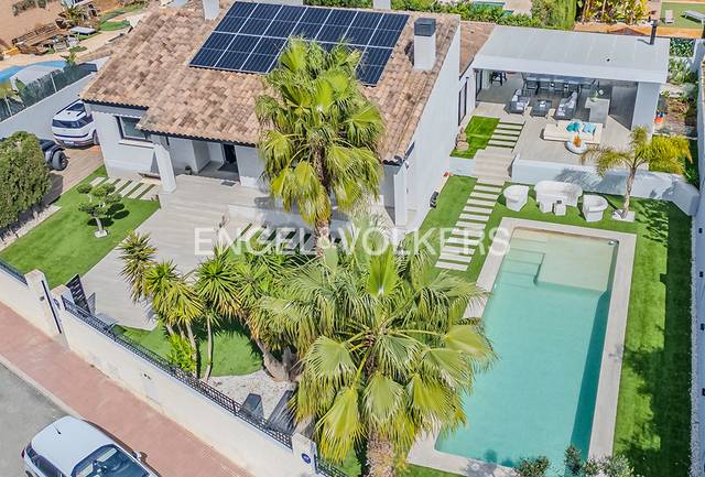 Casa-chalet en Venta en Carrer de Centaure en Almajada - Ravel