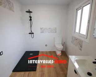 Bany de Casa o xalet en venda en Palau-solità i Plegamans amb Aire condicionat, Calefacció i Jardí privat
