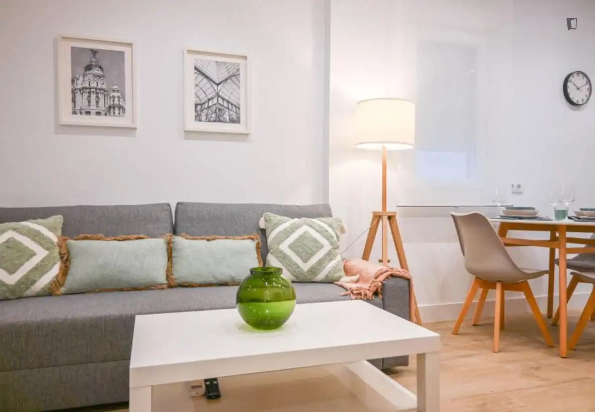 Wohnzimmer von Wohnungen zur Miete in Madrid mit Klimaanlage, Möbliert und Ofen