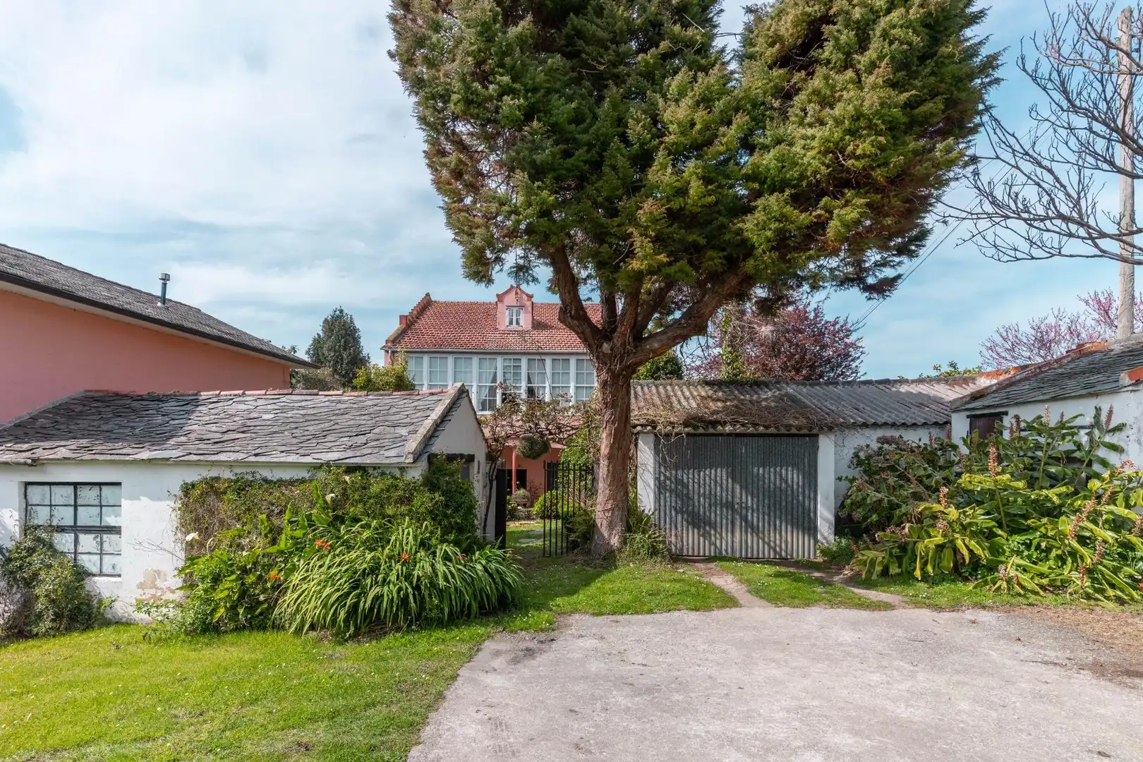 Vista exterior de Casa o chalet en venta en Tapia de Casariego con Jardín privado, Amueblado y Balcón