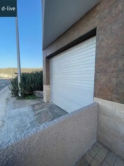 Vista exterior de Casa adosada en venda en Arucas amb Terrassa i Balcó