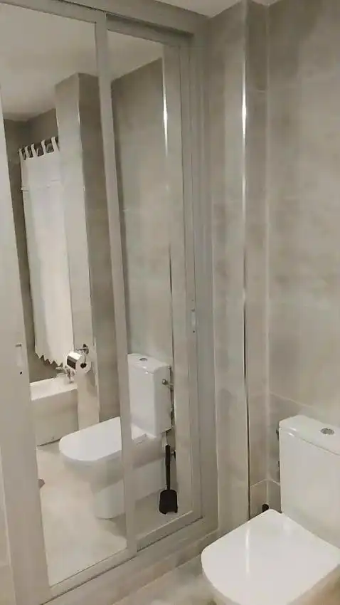 Bathroom of Flat for rent in Ronda