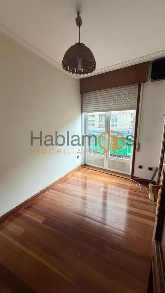 Piso en venta en Pontevedra Capital  con Calefacción, Parquet y Trastero