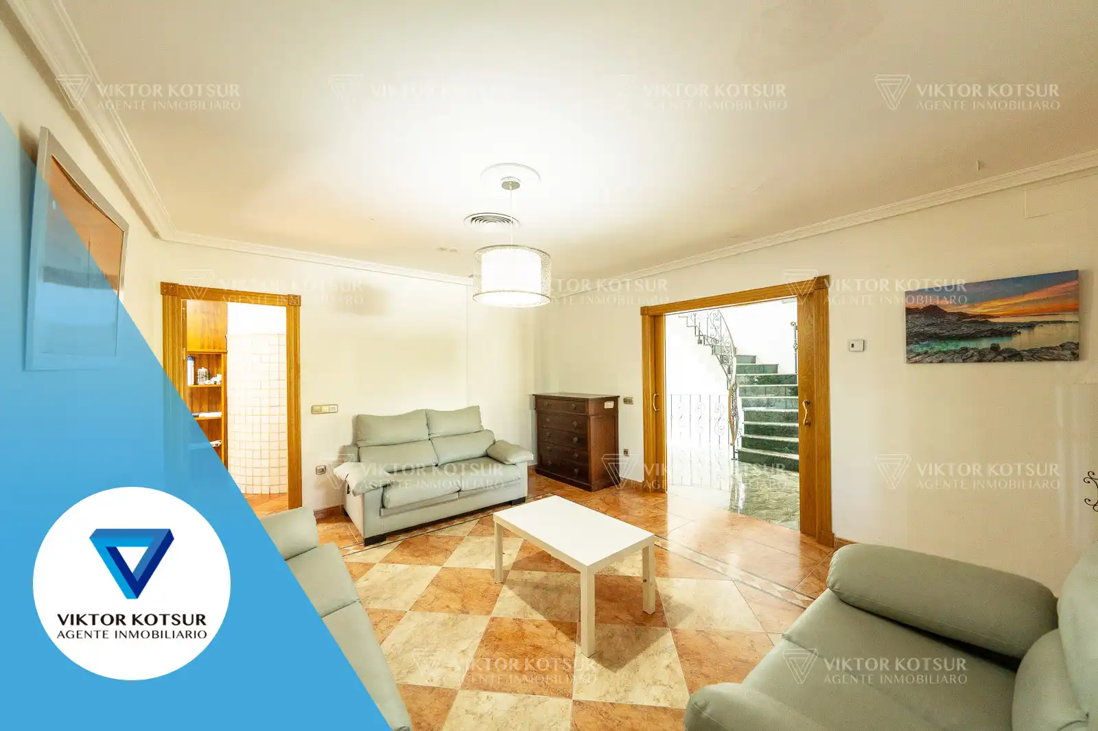 Sala d'estar de Casa o xalet en venda en Roquetas de Mar amb Aire condicionat, Calefacció i Jardí privat