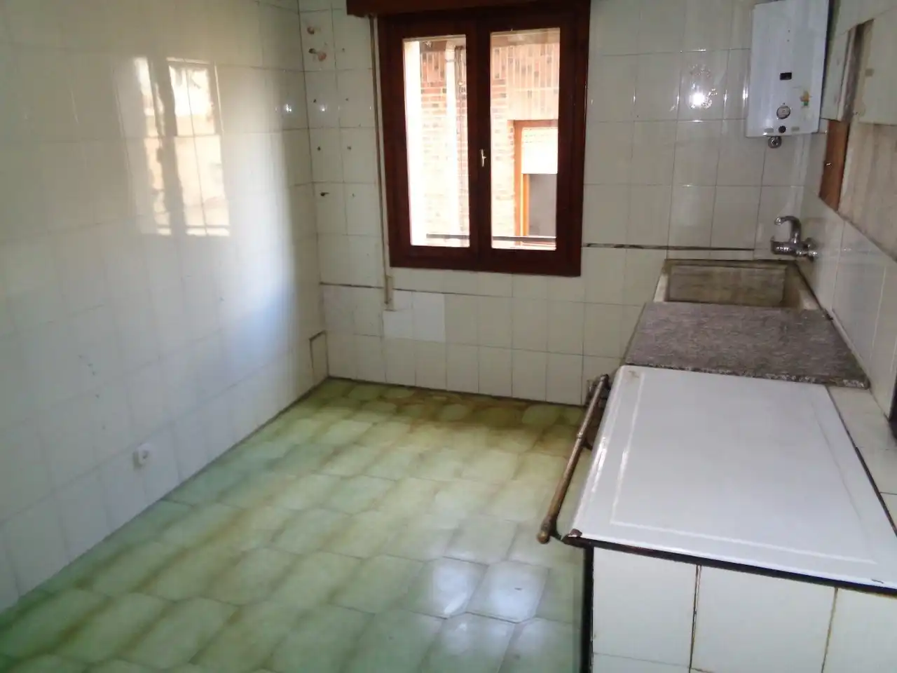 Kitchen of Flat for sale in Haro  with Terrace and Balcony