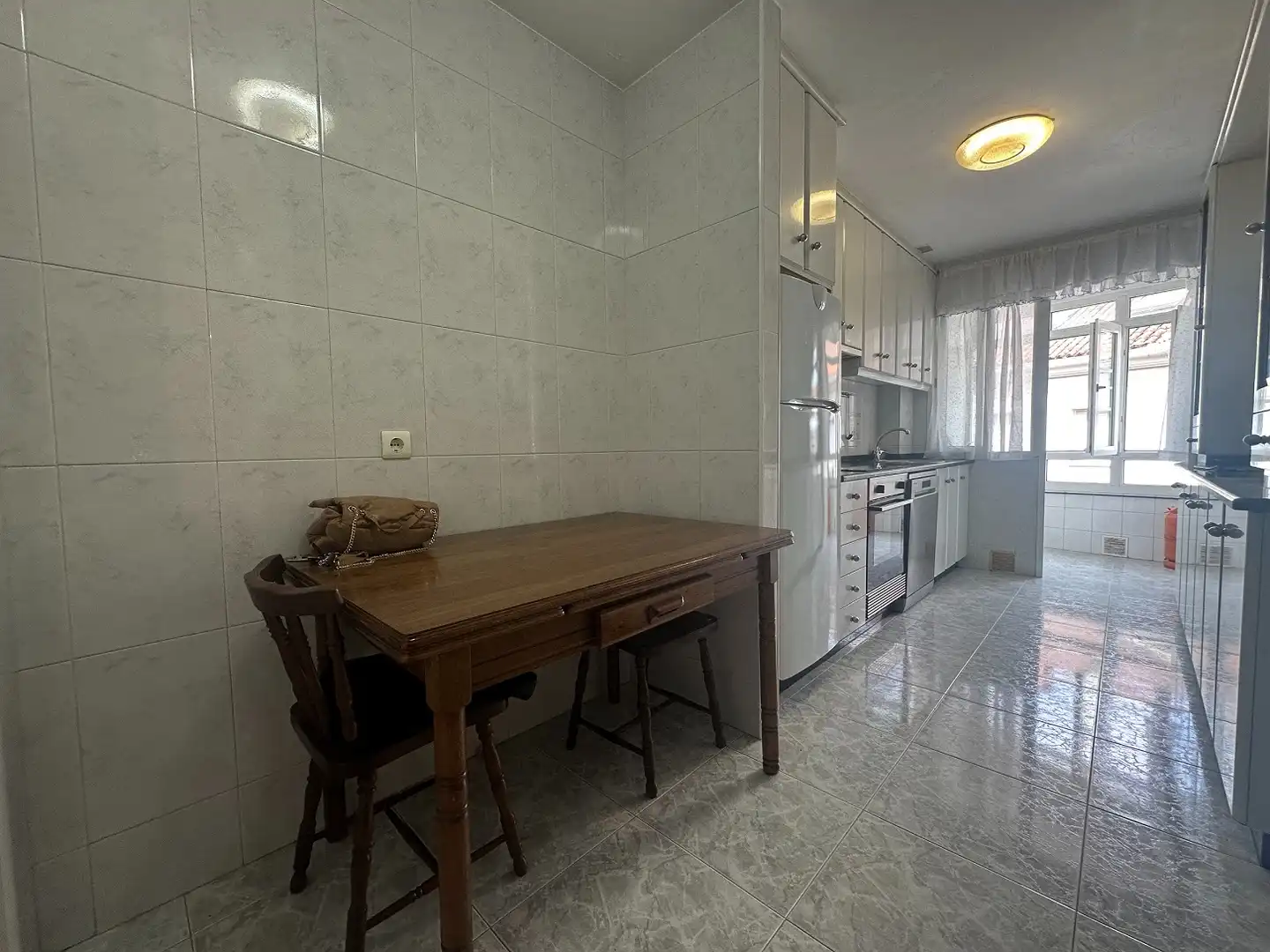 Cocina de Piso de alquiler en Santiago de Compostela  con Calefacción, Amueblado y Lavadora