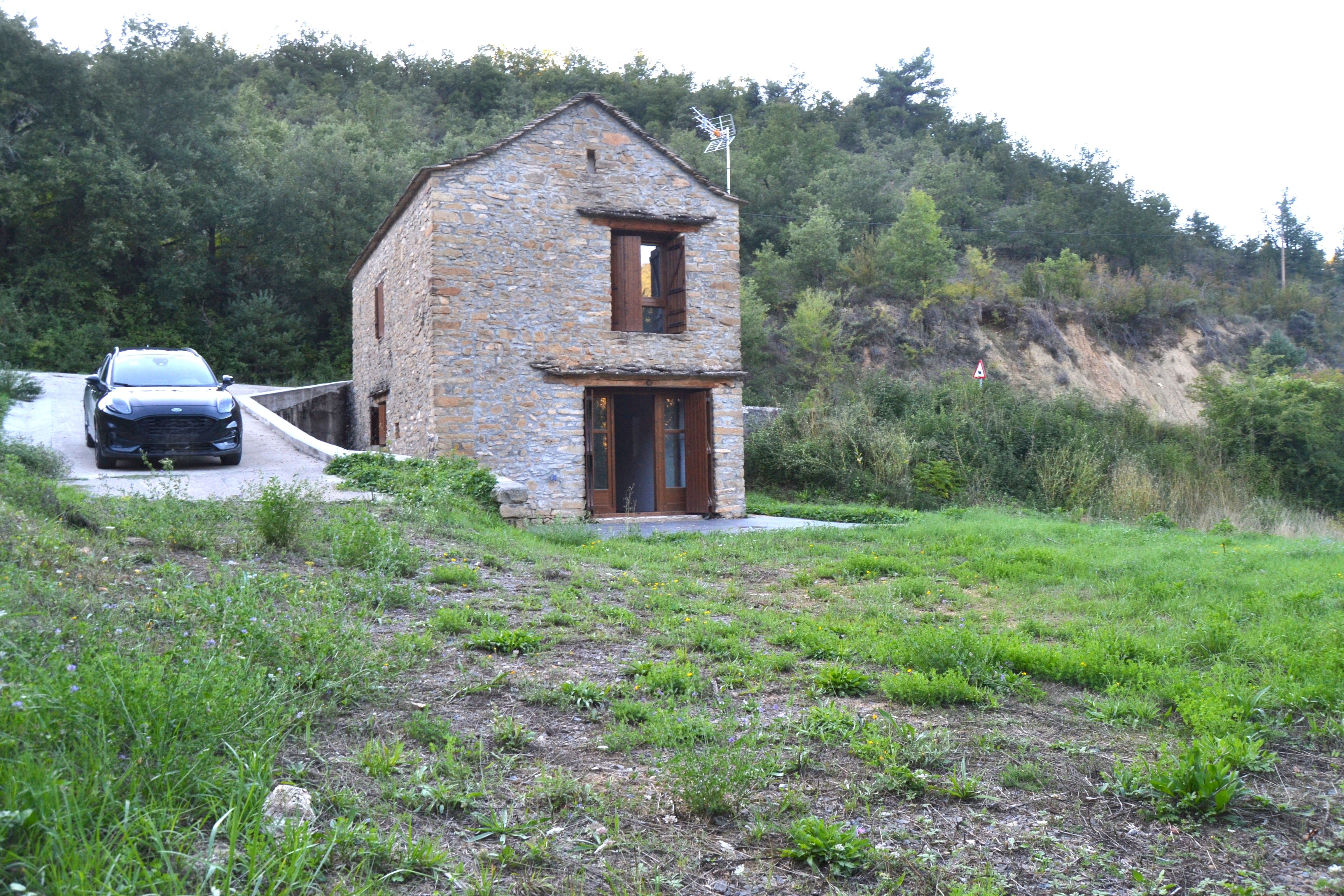 Vista exterior de Casa o xalet en venda en Santa Cruz de la Serós amb Jardí privat i Parquet