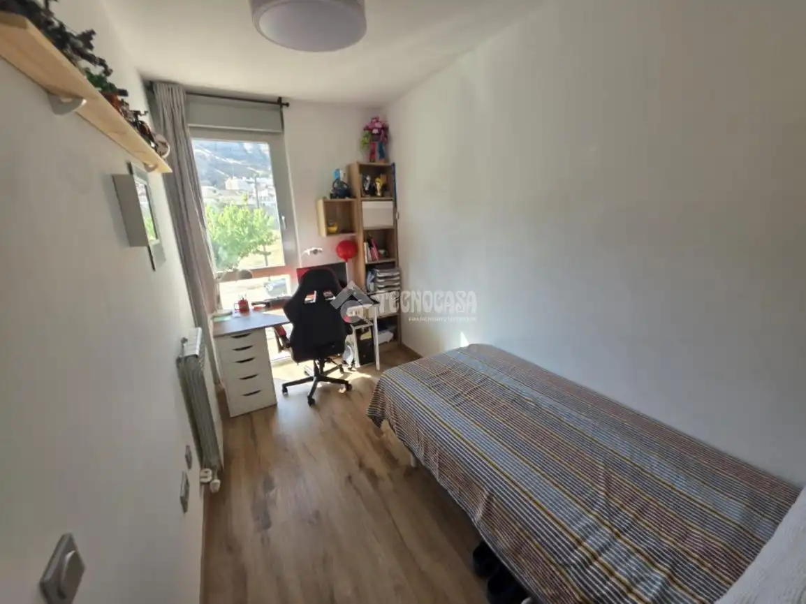 Bedroom of Flat for sale in Cadrete  with Air Conditioner, Heating and Terrace