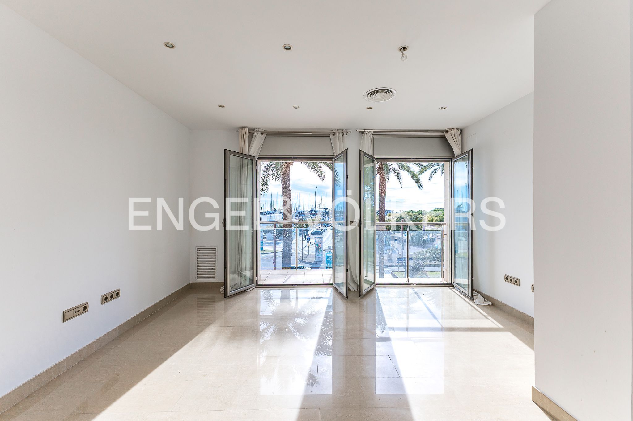 Living room of Apartment for sale in Vilanova i la Geltrú  with Air Conditioner and Heating