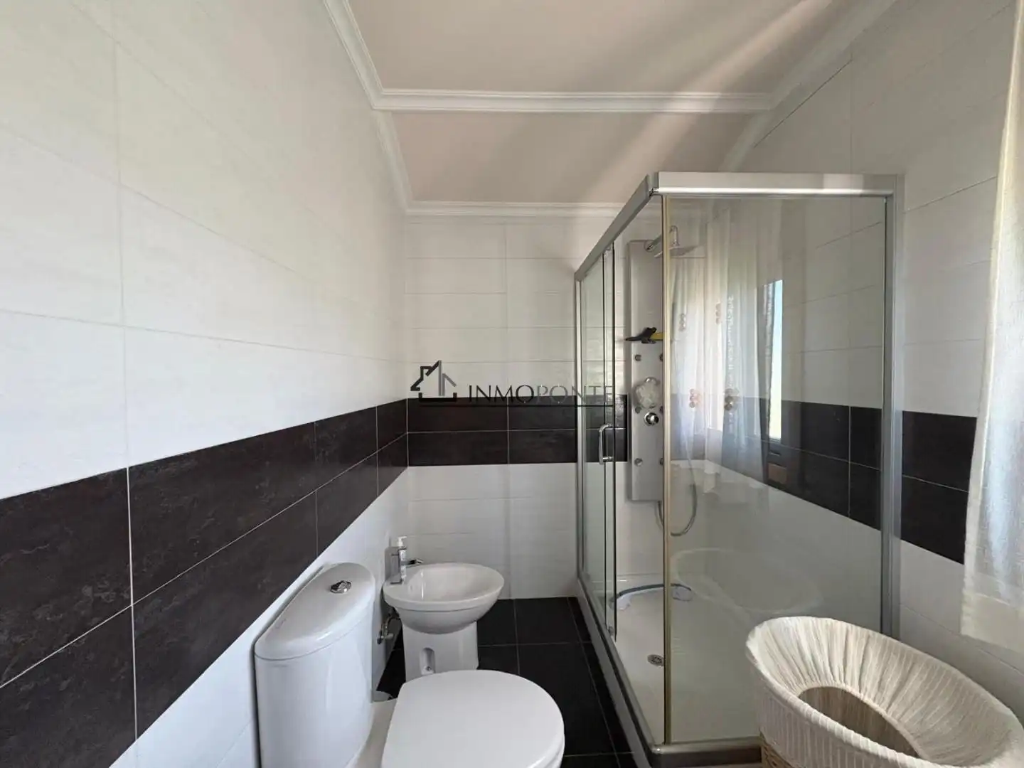 Baño de Casa adosada en venta en Soutomaior con Calefacción, Jardín privado y Terraza