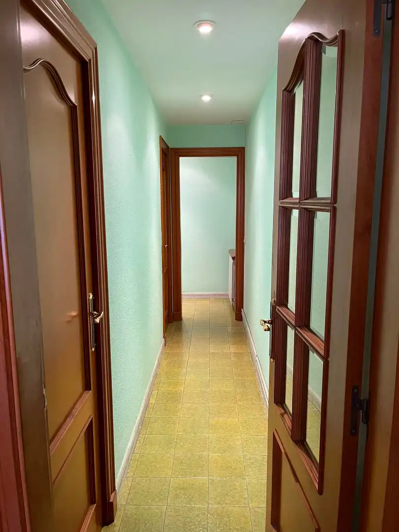 Flat for sale in Sabadell  with Air Conditioner, Heating and Oven