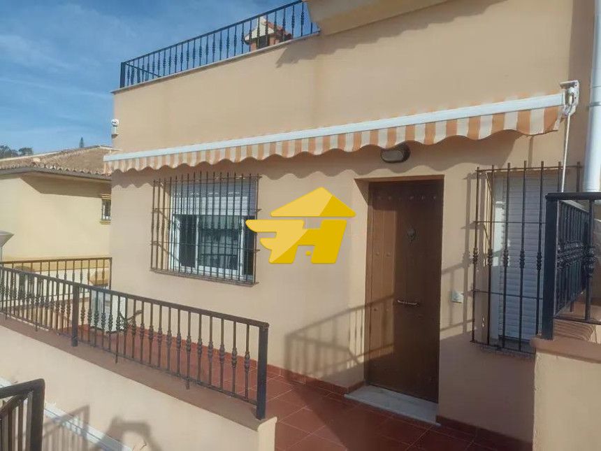 Vista exterior de Casa adosada de lloguer en Málaga Capital amb Aire condicionat i Jardí privat