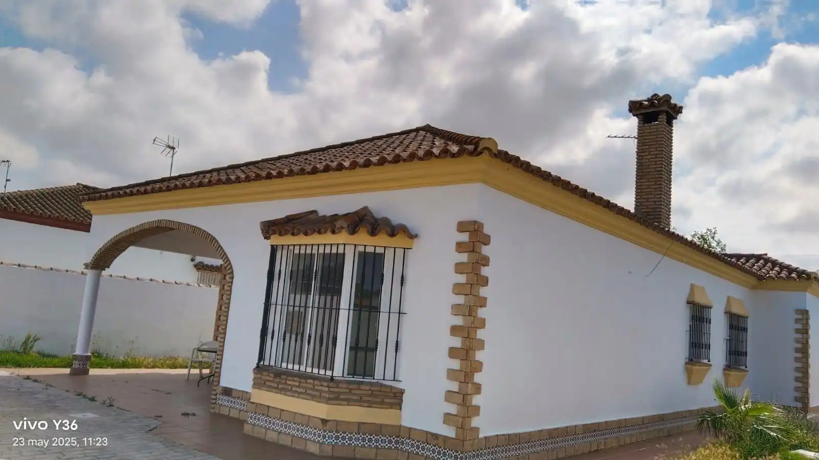 Vista exterior de Casa o chalet en venta en Chiclana de la Frontera con Jardín privado y Piscina comunitaria
