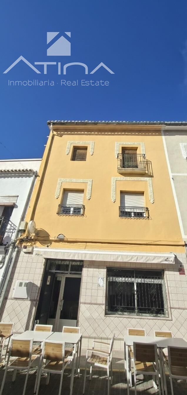 Building for sale in Ròtova