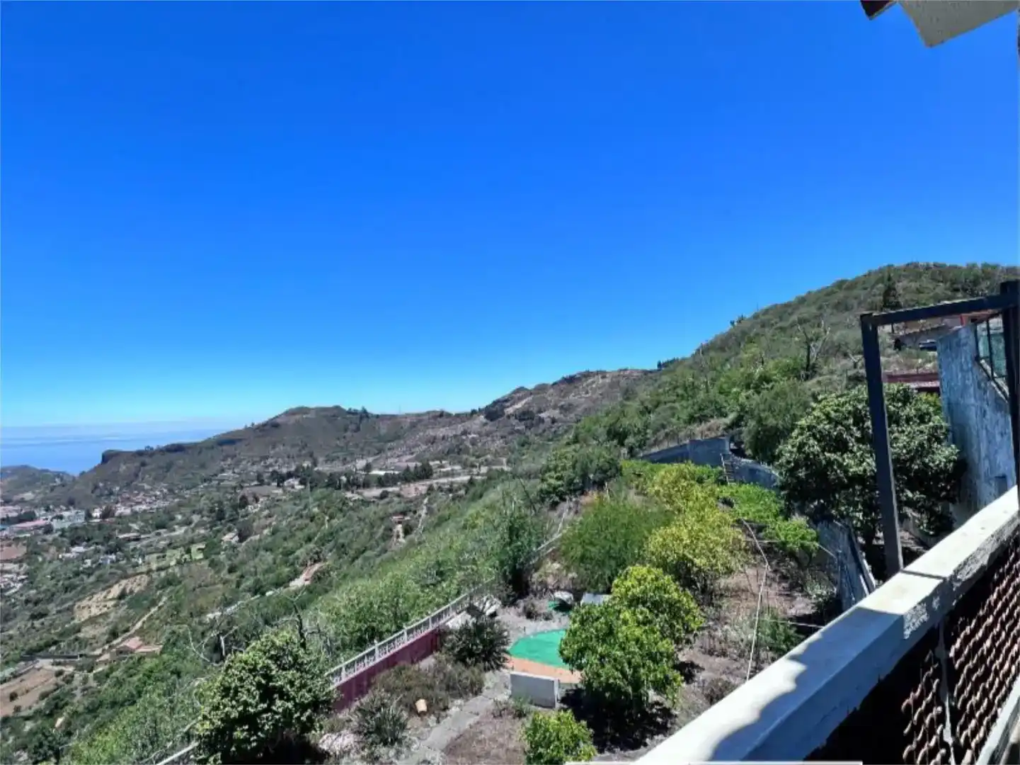 Vista exterior de Casa o xalet en venda en Vega de San Mateo amb Aire condicionat, Piscina i Balcó