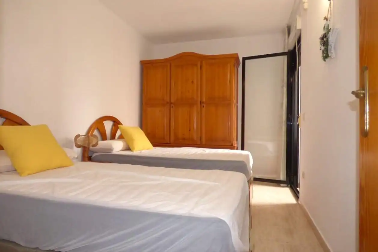 Dormitori de Pis en venda en Benidorm amb Terrassa, Piscina i Moblat