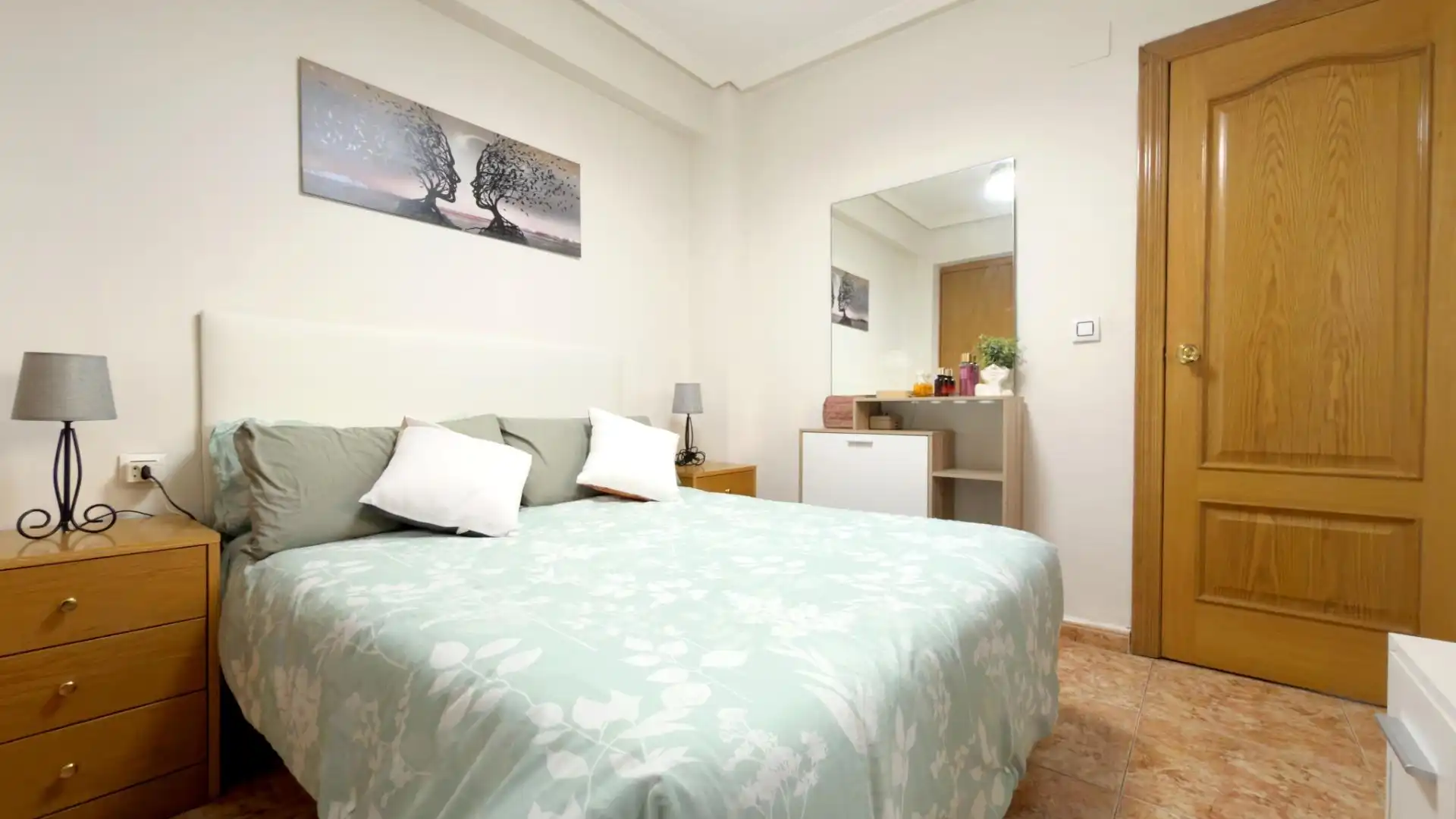 Schlafzimmer von Dachboden zum Verkauf in Massamagrell mit Terrasse und Abstellraum