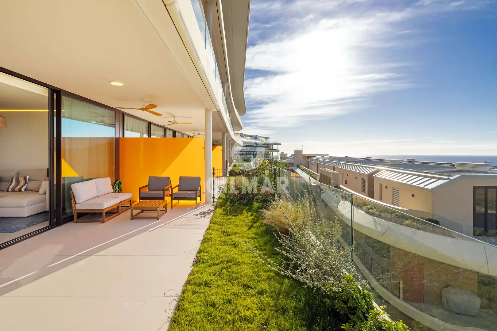 Terrasse von Wohnungen zum Verkauf in Fuengirola mit Heizung, Privatgarten und Abstellraum